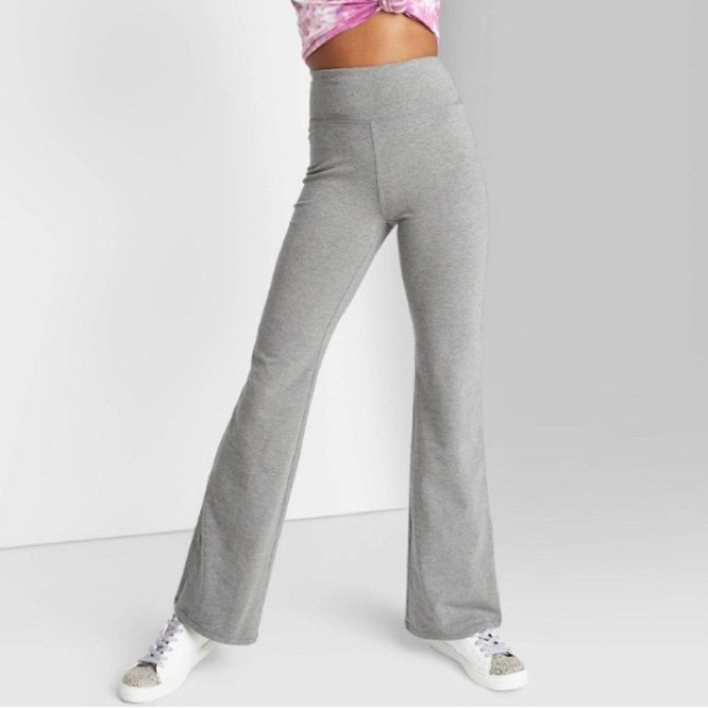 Women’s High-Waisted Gray Flare Yoga Pant - Wild Fable Medium NWT